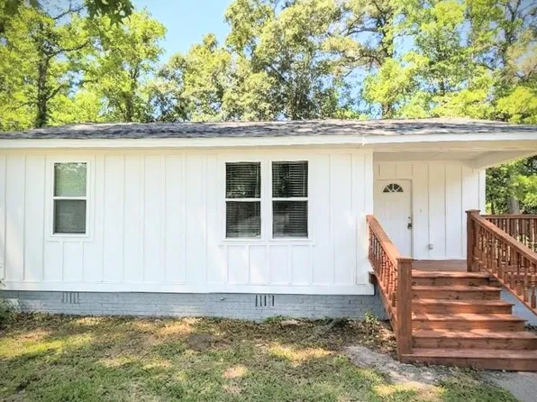 2711 Saratoga Rd, North Charleston, SC 29405