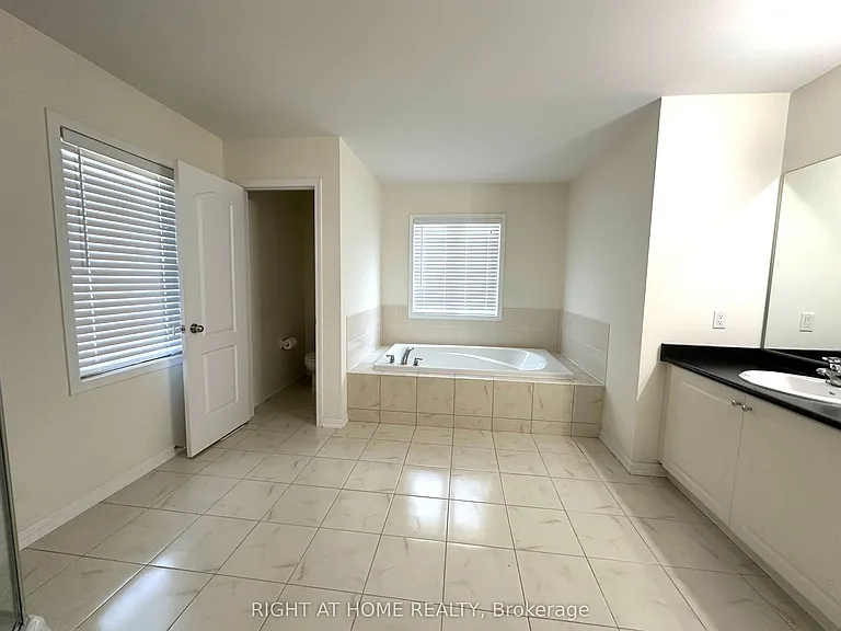 116 Hurst Dr — Photo 24