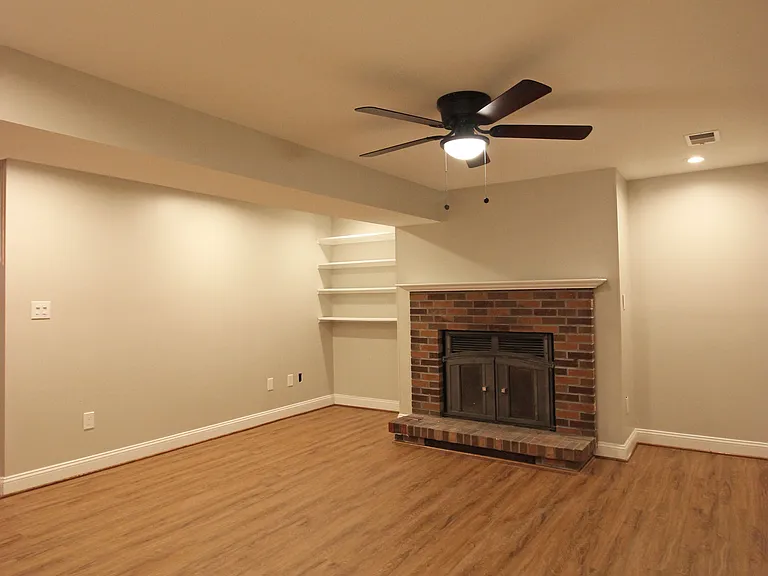 4427 Holly Ave — Photo 11