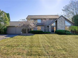 74 Mc Coord Woods Dr, Fairport, NY 14450