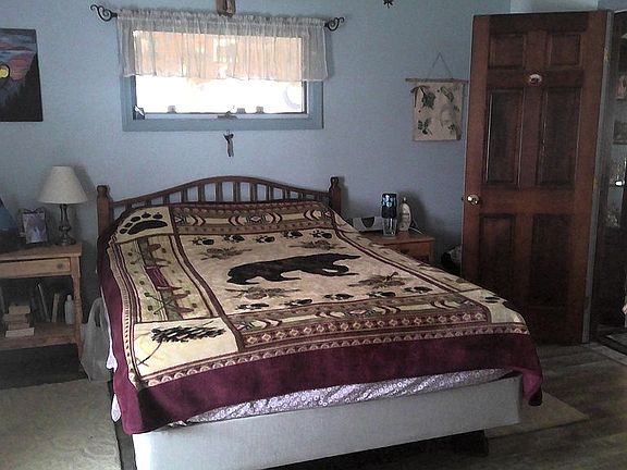 5th image of 17 Sanford Ln