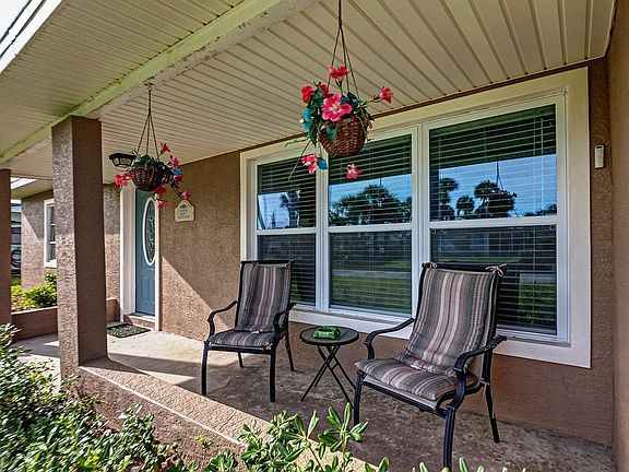 3rd image of 137 Park Ln W
