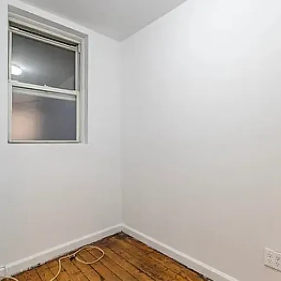 255 W 12th St #5N — Photo 5