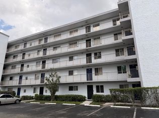 8720 N Sherman Cir APT 205, Hollywood, FL 33025