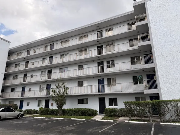 8720 N Sherman Cir, Hollywood, FL