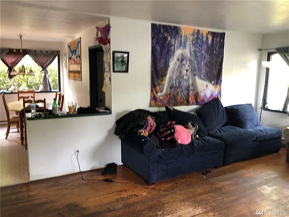 4th image of 315 NE Alder St