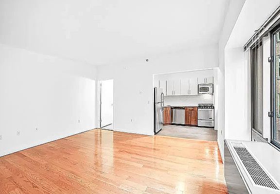 3rd image of 30 W 18th St APT 3A