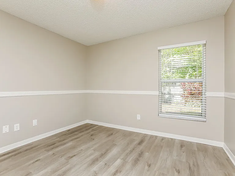 130 Kinney Ct — Photo 12