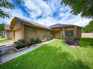 7031 Villa Del Sol Dr, Houston, TX 77083