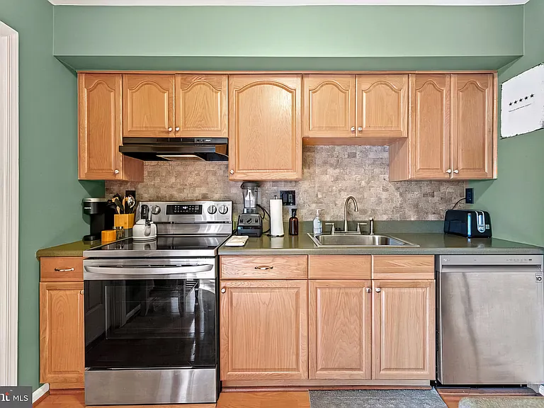 3938 Wrexham Ct — Photo 8