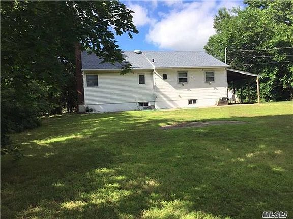 5th image of 210 Hillcrest Dr