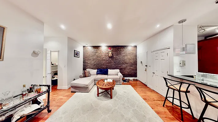 Rented by Compass | media 12