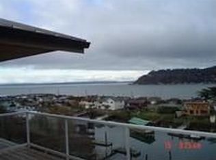 8303 Sandy Hook Dr, Clinton, WA 98236