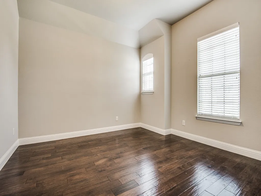 3 bed, 1904 sqft, $2,695 — Photo 4