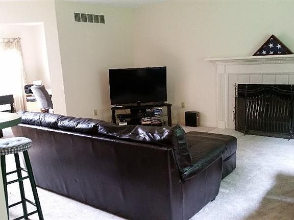 3rd image of 12066 Crestfield Ct