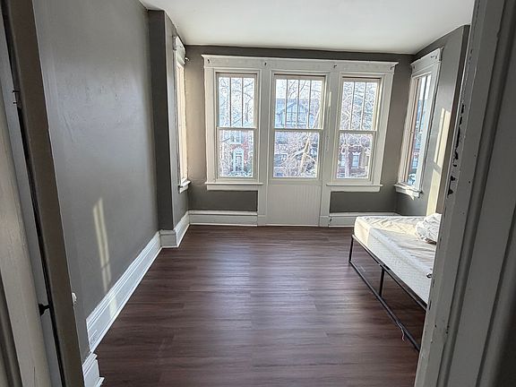 2nd image of 6143 Pershing Ave #6143