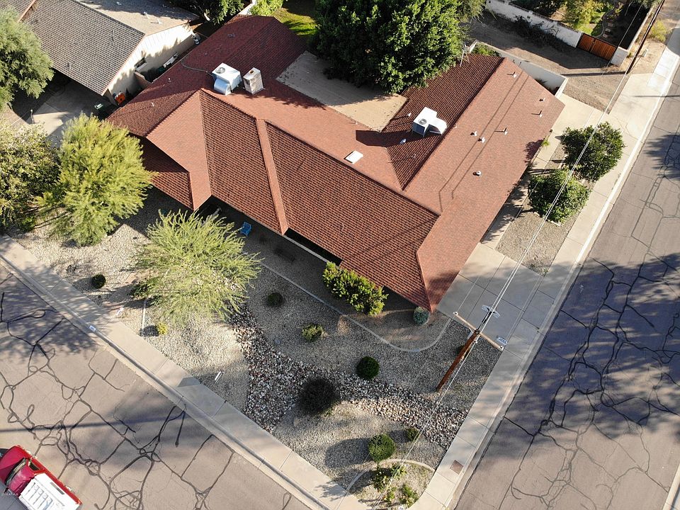 1st image of 405 E Bishop Dr