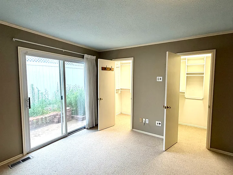 2520 NW 62nd St — Photo 11
