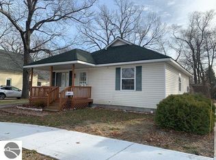 932 Boyd Ave, Traverse City, MI 49686