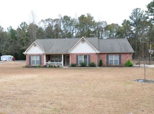 145 Greenbriar Trl, Lagrange, GA 30241