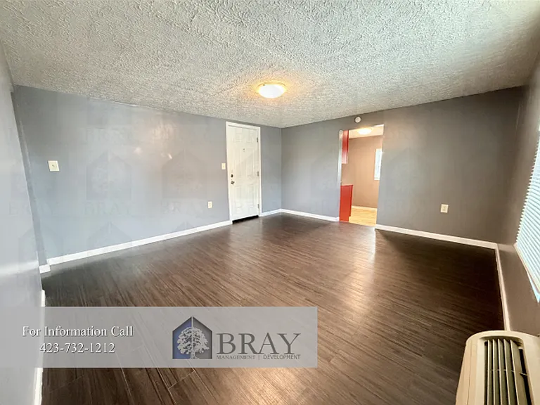801 E Sullivan St — Photo 4