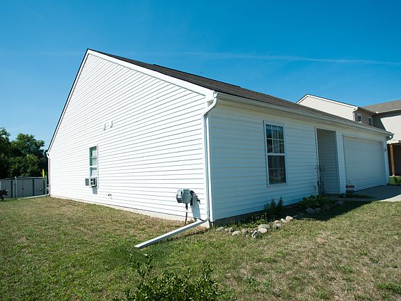 3rd image of 6411 Fountain Park Ct