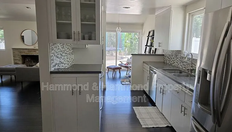 5851 Keokuk Ave — Photo 8