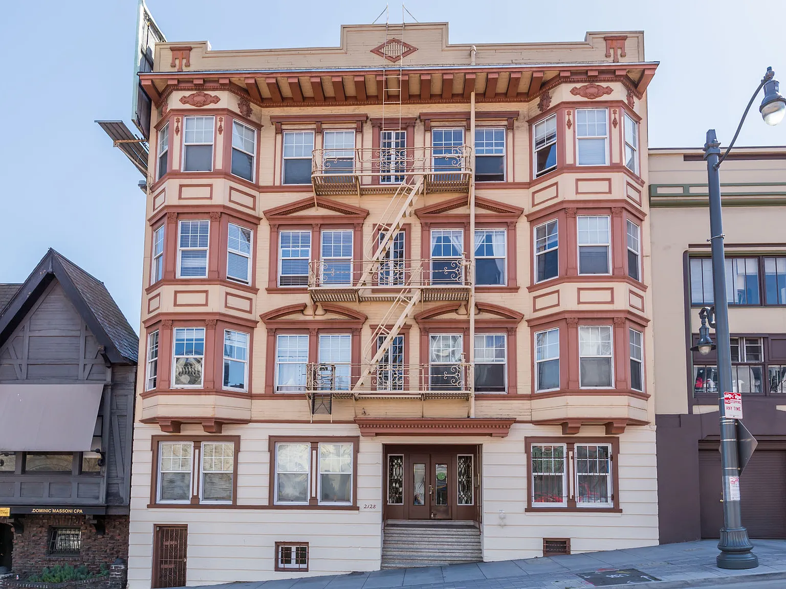 2128 Van Ness — Photo 2