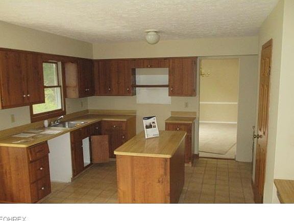 2nd image of 27330 Hemlock Dr