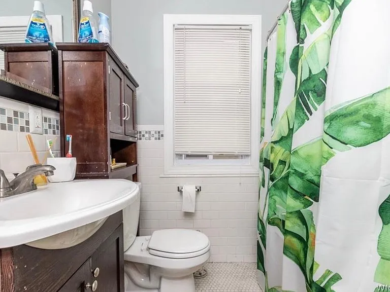 258 N Park Ave #2 — Photo 7