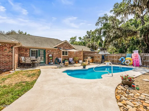 1110 14th Street, Port Royal, SC 29935
