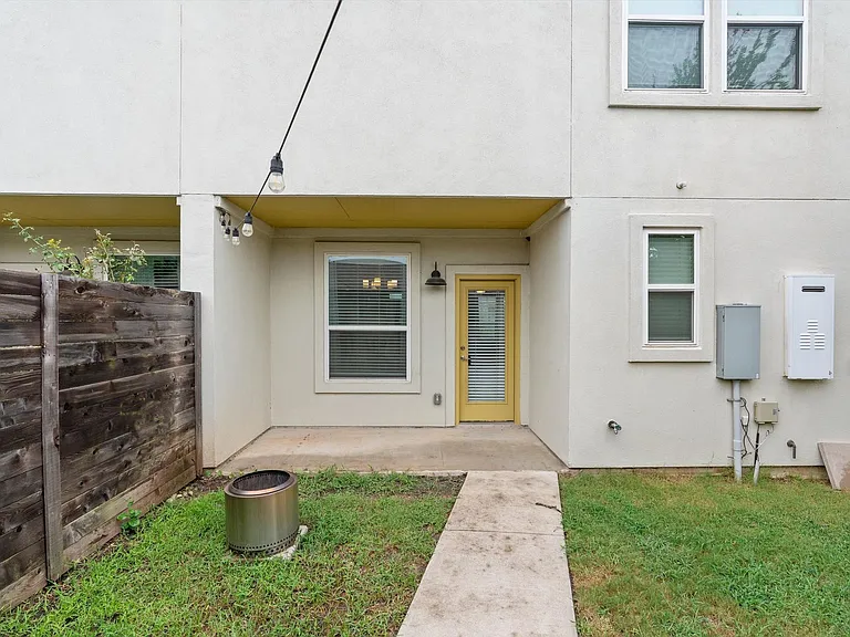 8809A Whitter Dr — Photo 24