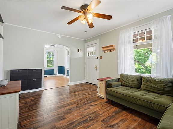 4th image of 398 Union Ave
