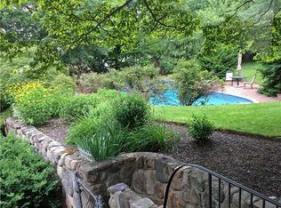 62 Dunlop Rd, Huntington, NY 11743