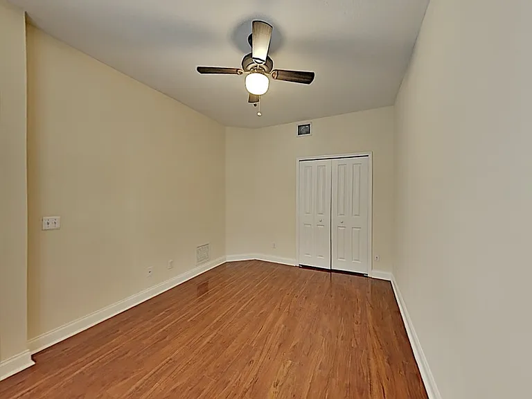 1210 Catherine St — Photo 10