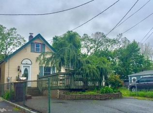 376 Shoreland Cir, Laurence Harbor, NJ 08879