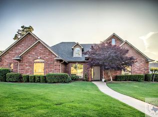 6911 Manor Crest Dr, Texarkana, AR 71854