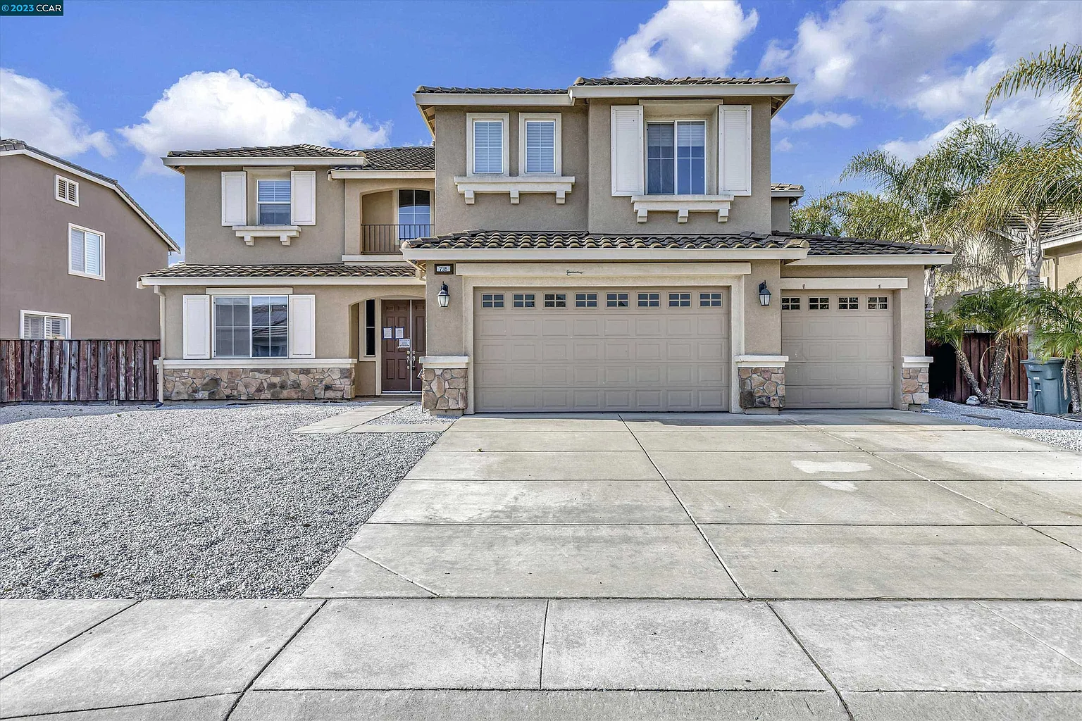 735 Solitude Dr photo 1