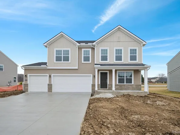 54854 Heron Cir, Chesterfield, MI 48047