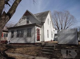 310 S 3rd St, Oskaloosa, IA 52577