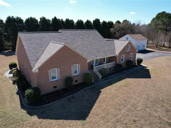 2001 Oakum Creek Dr, Virginia Beach, VA 23457