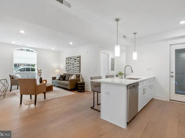 825 Bainbridge St #101, Philadelphia, PA 19147