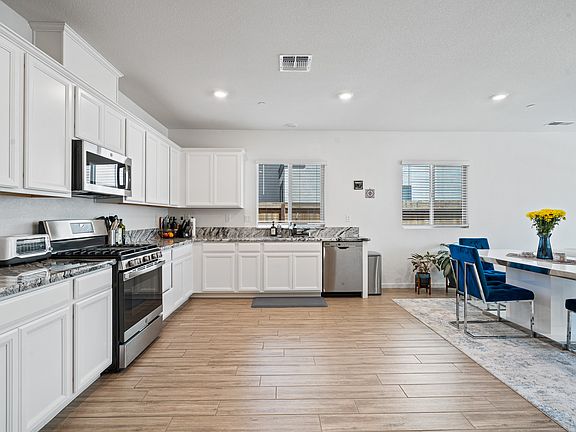 2nd image of 3324 Pruett Dr