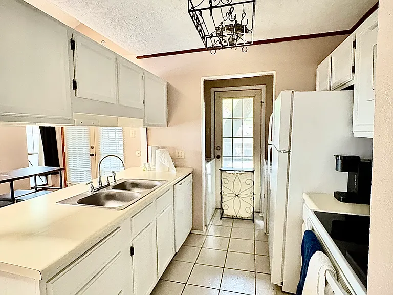 8633 Datapoint Dr #272 — Photo 7