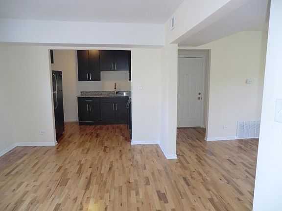 5th image of 6205 N Ravenswood Ave