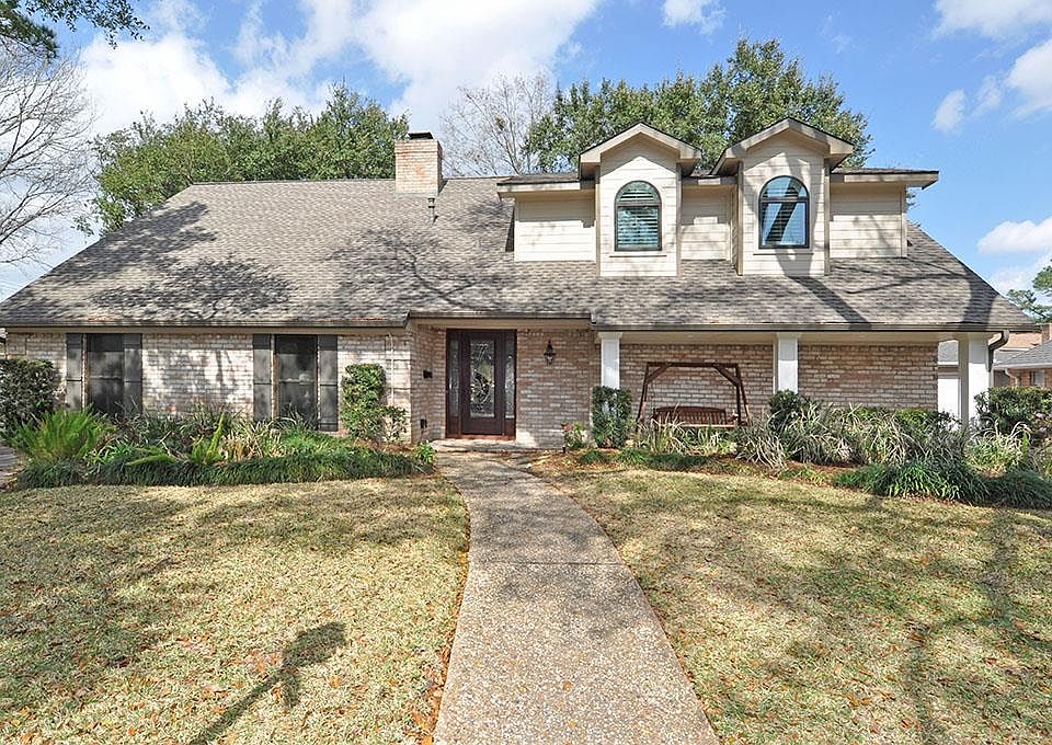 1st image of 10222 Meadow Lake Ln