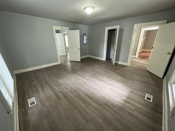 4th image of 203 N Briggs Ave