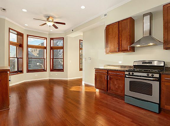 5th image of 1129 N Mozart St #2