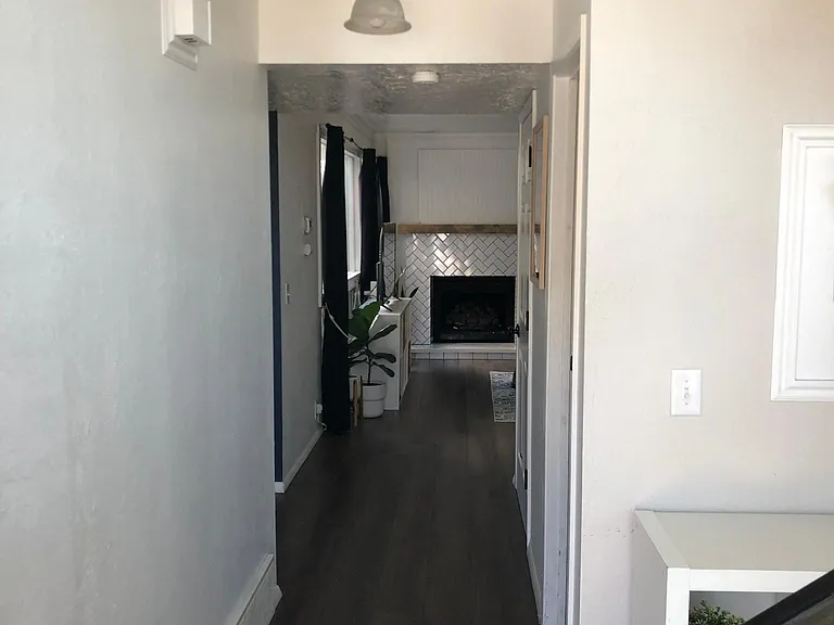 7907 S Harvel Dr — Photo 11