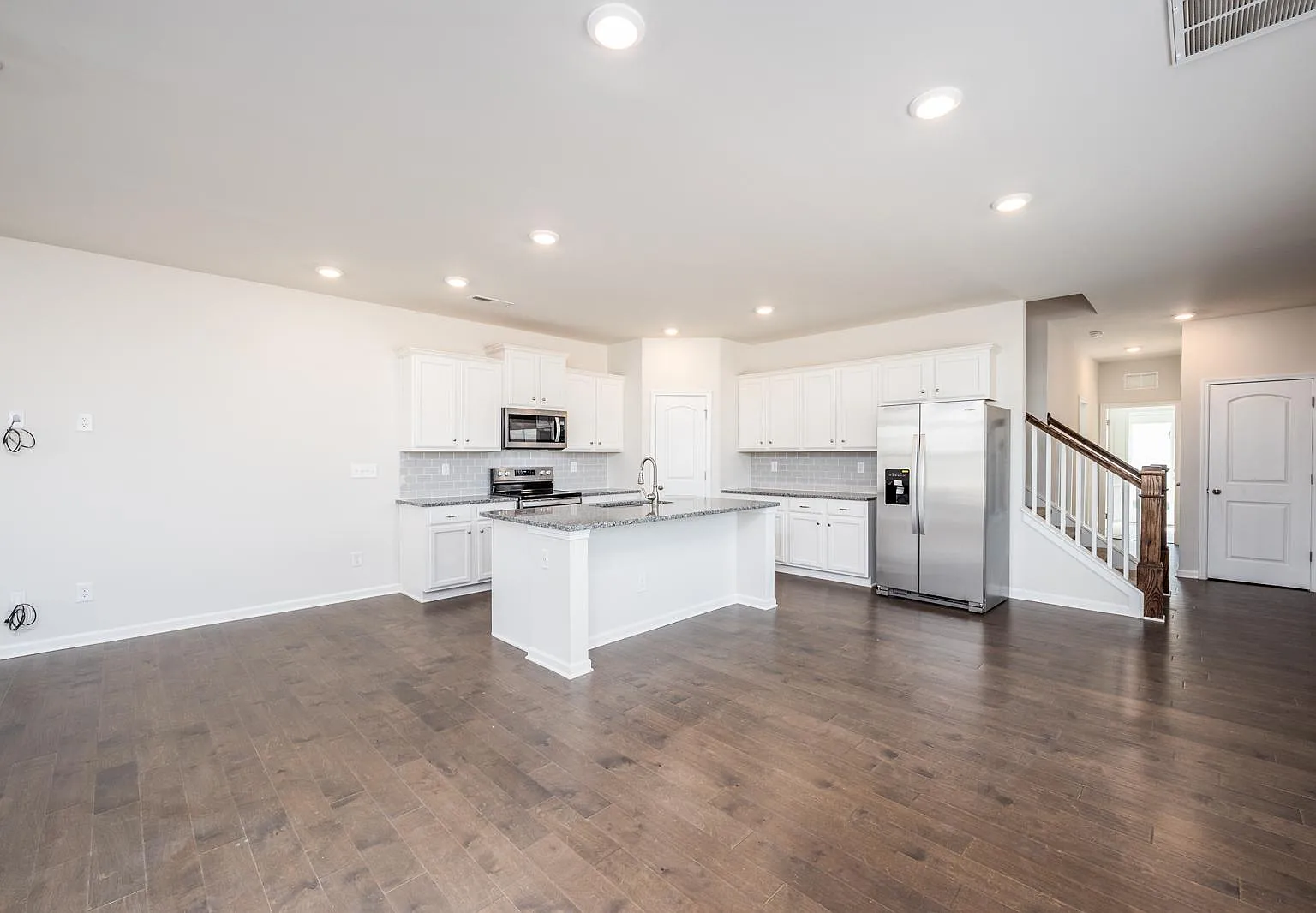 4 bed, 3.5 bath, 2267 sqft, $2,450 — Photo 4
